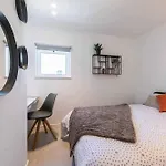 Town 2-bedroom Apartmán