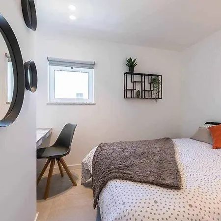 Town 2-bedroom Apartman