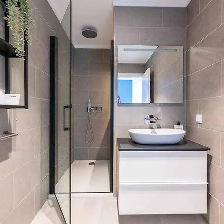 Town 2-bedroom *